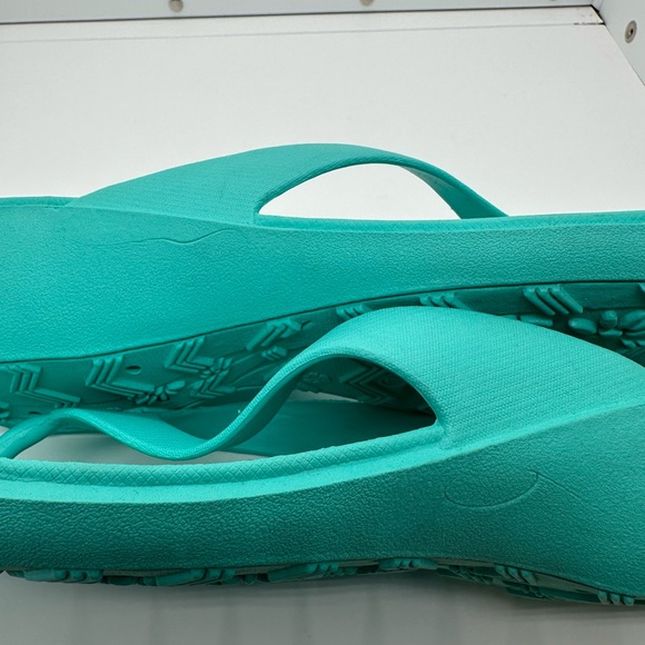 OKABASHI Splash Sea Glass Flip Flop Sandals Size L (9.5-10.5)
Read Description! - Picture 13 of 13